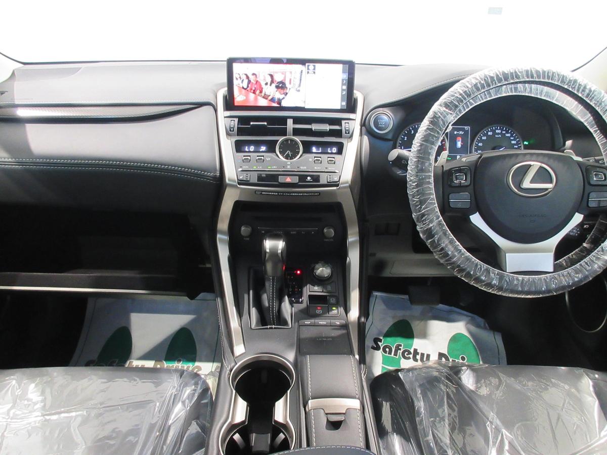 レクサス  NX